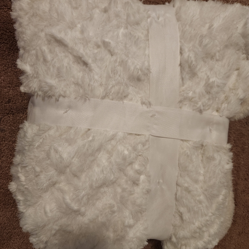 Amy Miller home wildfire blanket throw.